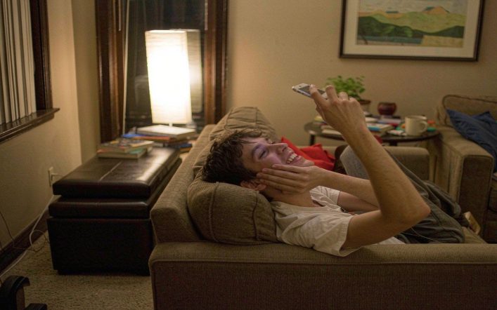 How to Keep a Text Conversation Going Naturally