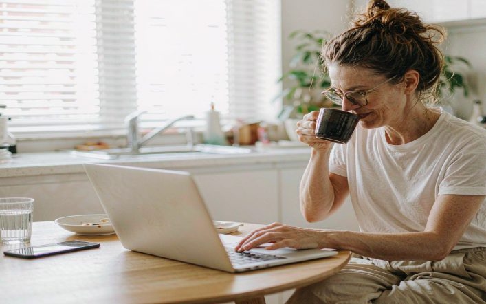 Online Dating After 40: A Practical Playbook