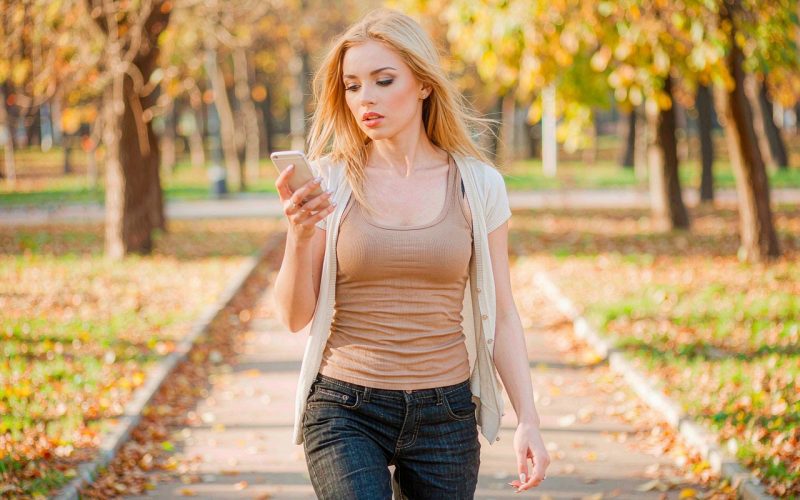 Breadcrumbing in Dating: 7 Signs You Are Being String Along
